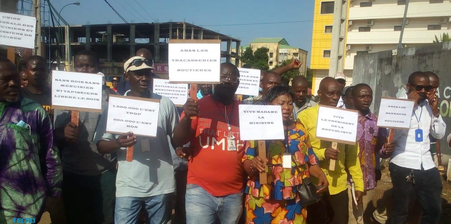 ﻿Guinée : Les menuisiers demandent la levée de l’interdiction sur la coupe et le transport du  bois